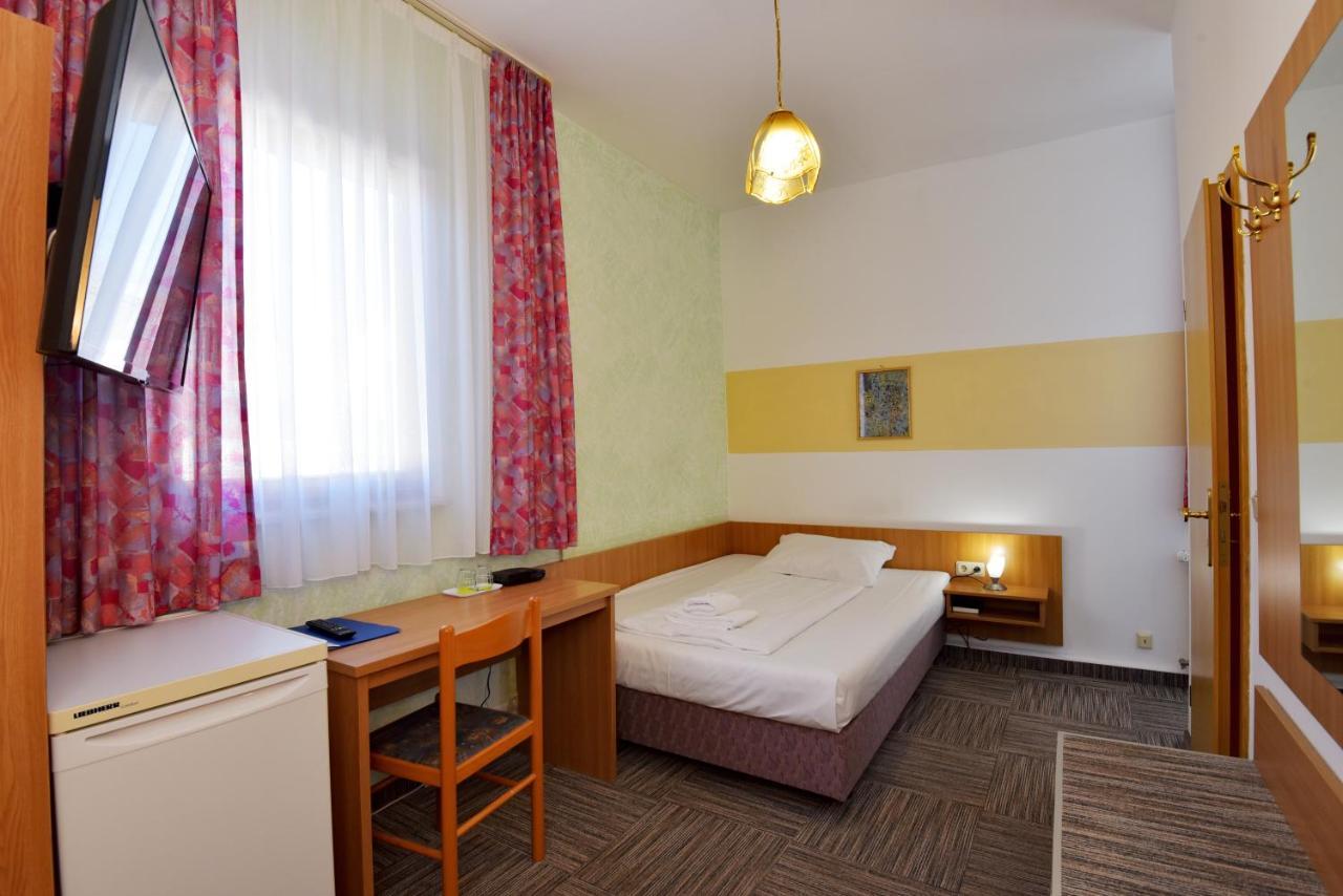 Hotel Zum Gruendle Oberhof  Exterior photo